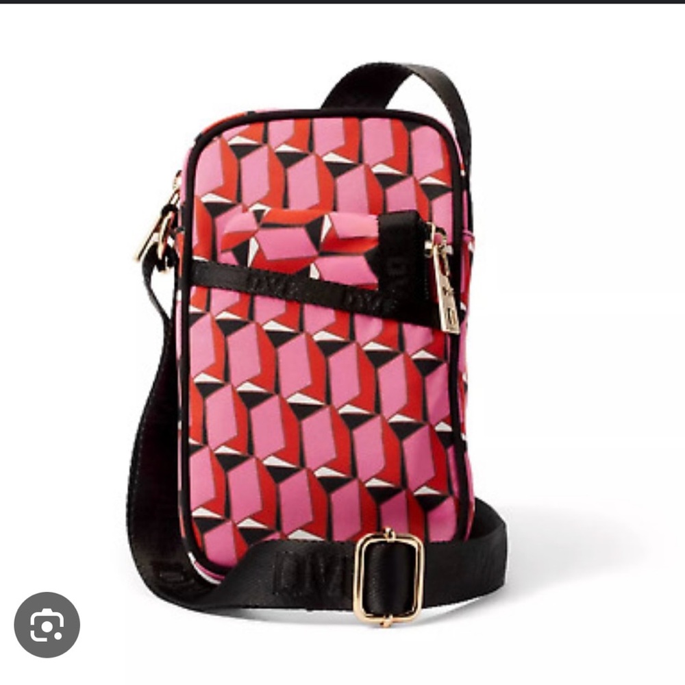 DVF X Target Modern Geo cellphone holder 🎀